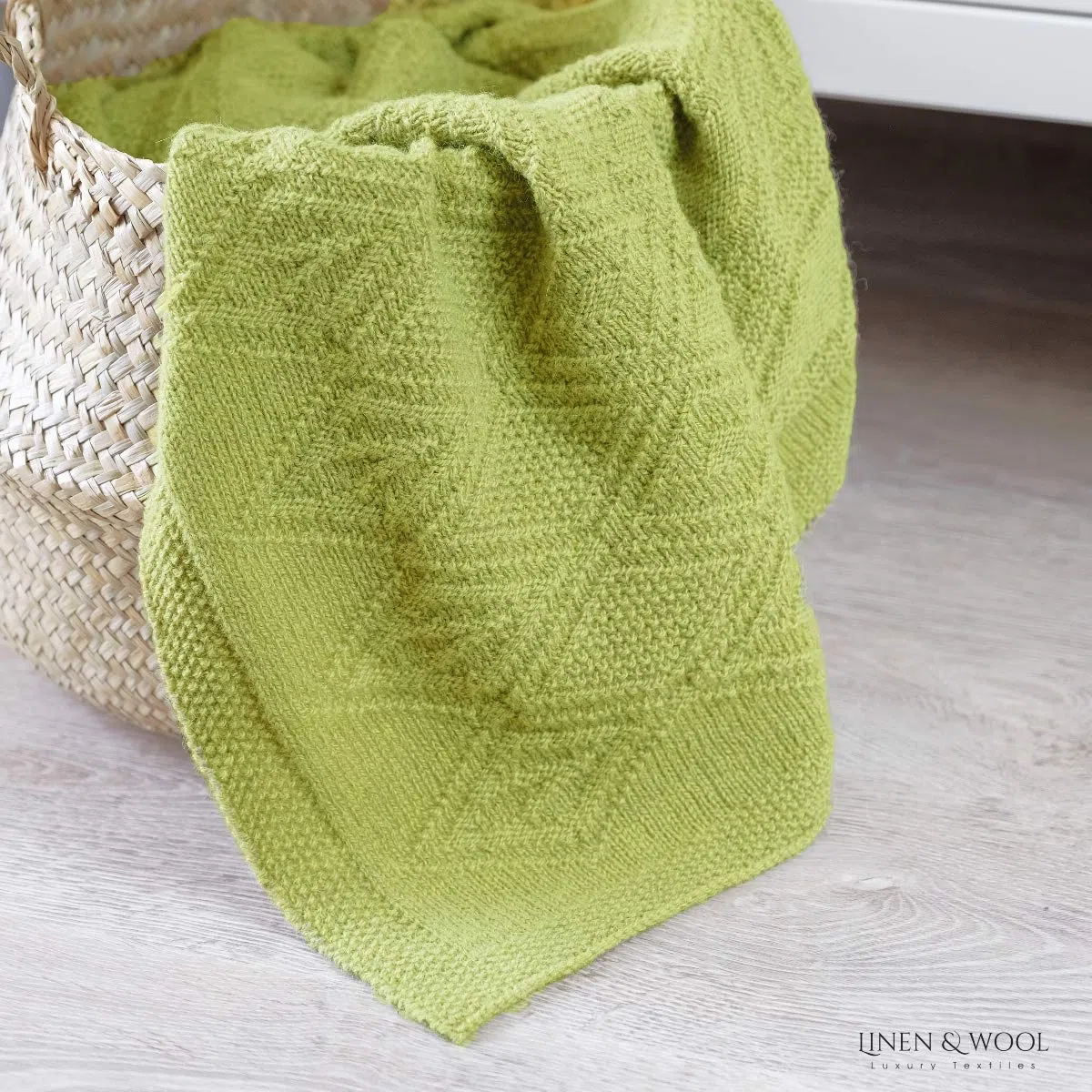 Linen & Cotton Miękki dzianinowy koc dla niemowląt Lilou dla chłopców dziewcząt - 100% czysta wełna nowozelandzka, zielony (85 x 65 cm) zwijany koc do owinięcia w podróż, łóżko do łóżeczka dziecięcego, wózka, wózek dziecięcy, kosz na mech